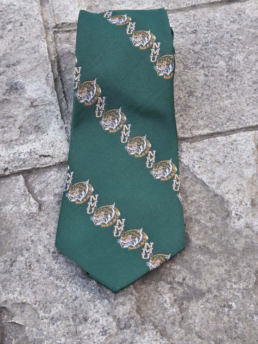 Vtg NMU Wildcats Tie Prince Consort Golden Clasp Green Gold Collegiate